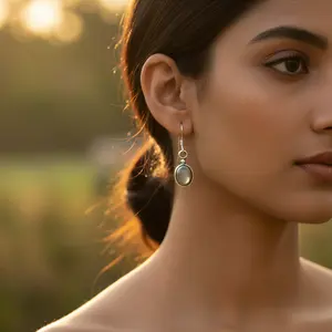 Boucles d'oreilles pendantes en argent 925 avec pierre de lune pour femmes, à porter au quotidien, cadeau tendance - Product Image 1