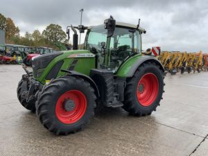 Tractor de Ruedas Fendt 718 Vario 4WD Verde, Maquinaria Agrícola de Alta Productividad, 25HP, Motor con Arranque Eléctrico, Transmisión por Engranajes - Product Image 6