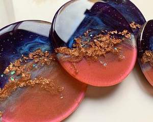 Dessous de verre en résine de luxe faits à la main Tampons carrés de couleur personnalisables pour ensemble de tapis de table et de cuisine Meilleur prix - Product Image 6