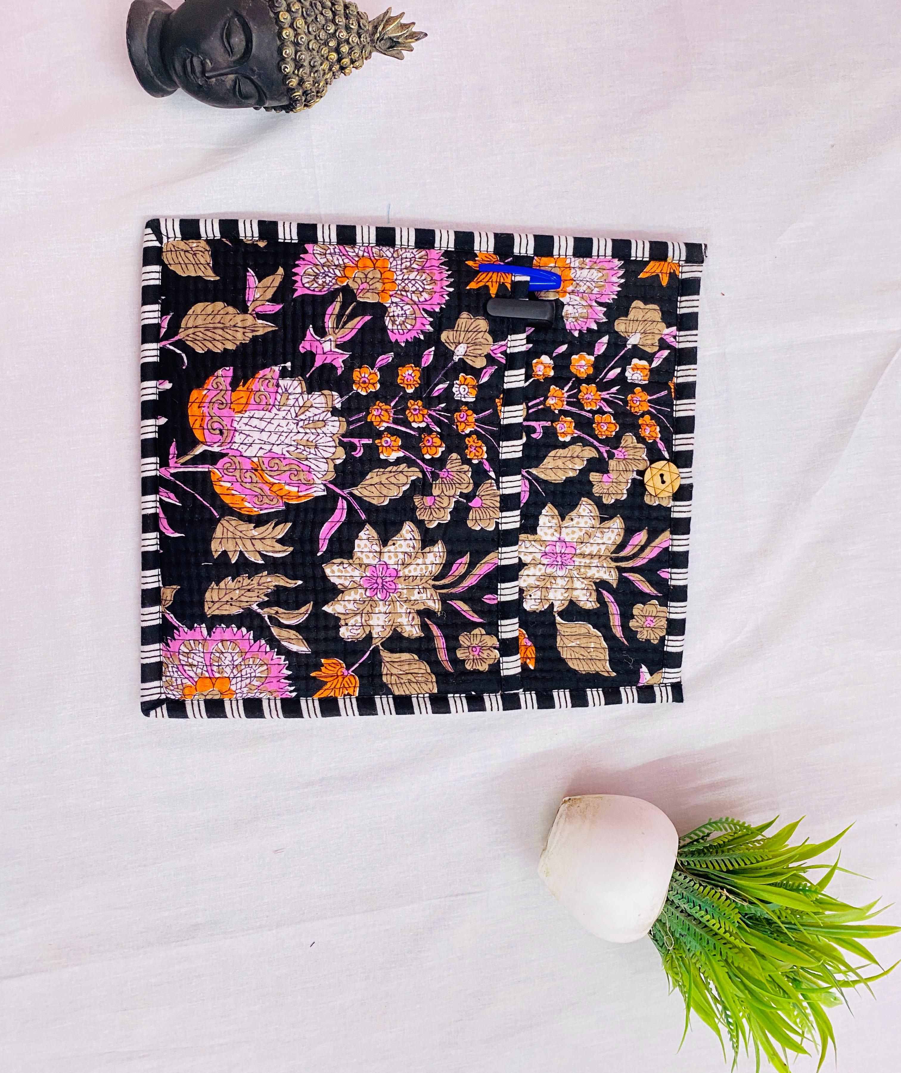 Comme le montrent dans l'image