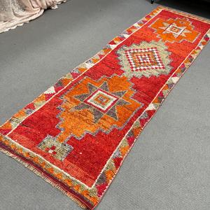 Alfombra de 2.7x9.4 pies, Alfombra Vintage, Alfombra con Estampado Animal Rojo - Product Image 4