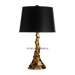 Support design unique en métal de qualité supérieure, poli brillant argenté avec dessus blanc, fourniture de lampe de table décorative de luxe pour la maison et l'hôtel - Product Image 2