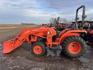 Tracteur compact Kubota LA525 d'occasion avec chargeur frontal 4x4, machine agricole, à vendre - Product Image 5