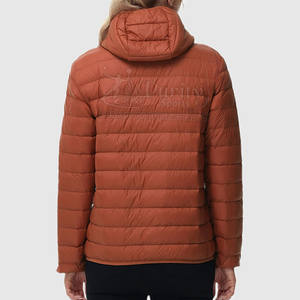 Veste d'hiver rembourrée en coton pour femmes de qualité supérieure Veste matelassée en coton pour femmes au design personnalisé à vendre - Product Image 2