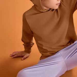 ชุดเสื้อผ้าลำลองผ้าฟลีซระบายอากาศมีฮู้ดพิมพ์ลายน้ำหนักเบามีโลโก้ด้านหน้าสำหรับฤดูหนาว - Product Image 5