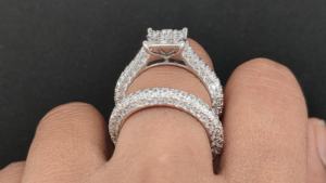 Ensemble de bagues de fiançailles en diamant de laboratoire taille brillant 3 carats, double halo, or blanc 14 carats, certifié IGI, luxe, pour mariée - Product Image 5