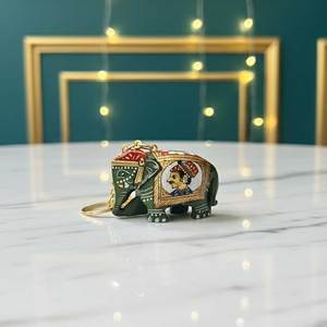 LLavero de elefante de madera hecho a mano artístico moderno hecho de madera pura que proporciona un elegante accesorio ecológico de larga duración - Product Image 3