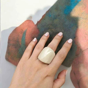 Resin Acrylic Rings Round Shape Handcrafted Love Ring Women Party Jewelry Wholesale Supply for Best Price - Product Image 1