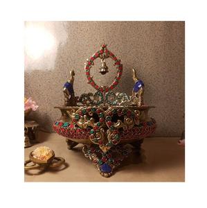 La escultura de Dios de metal de latón radiante honra las tradiciones sagradas con artesanía intrincada y el Espíritu eterno de las Deidades míticas - Product Image 3