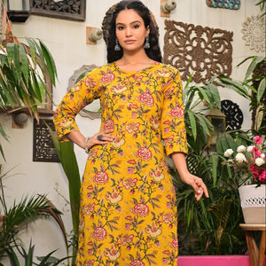 Salwar Kameez en coton imprimé floral jaune moutarde pour femmes, manches 3/4, vintage, été, fête, décontracté, vêtements ethniques - Product Image 1