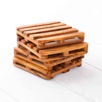 Sous-verres carrés rustiques personnalisés en bois d'olivier pour la maison et la cuisine