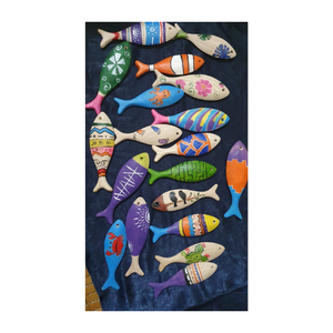 Talla de madera artística en forma de pez diseñada para exhibiciones de regalos de decoración de habitaciones rústicas y arreglos de estilo tradicional para el hogar - Product Image 2