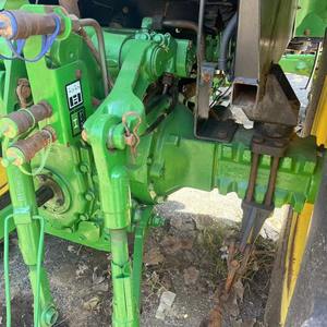 Machines agricoles de haute qualité 90 CV 4x4 Tracteurs John.Deere d'occasion avec cabine Dotés d'une boîte de vitesses, d'un moteur et d'une pompe - Product Image 4