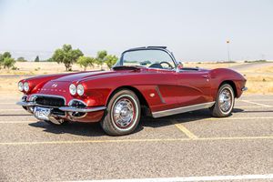 Chevrolet Corvette C1 d'occasion de 1962, année de fin de série, restaurée, avec toit rigide de couleur carrosserie incluse - Product Image 3