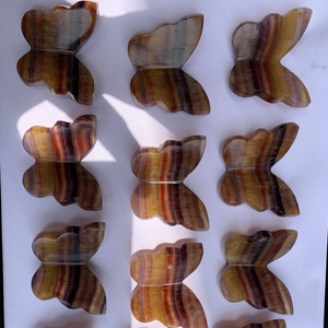 รูปปั้นคริสตัลฟลูออไรต์รูปผีเสื้อขายส่ง แกะสลักด้วยมือจากธรรมชาติ ปีกบิน นางฟ้า เครื่องราง ศาสนา พลังบวก - Product Image 1