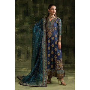 Conjunto de Traje de Chifón para Mujer Sara Naqvi SHAHBANO, Edición de Boda, Adornado a Mano, de Lujo -TC-1425 - Product Image 1