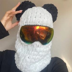 Chapeau de sport automne-hiver fait main en fil de coton laitier 100% avec design casque de ski Panda, style personnage tendance, pour hommes et femmes, pêche - Product Image 6