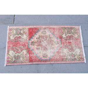 พรมตุรกีวินเทจขนาดเล็ก 1.5x2.7 ฟุต พรมขนสัตว์ขอบสีแดง - Product Image 4