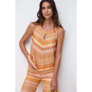 Blusa con cuello halter y estampado étnico - Product Image 4