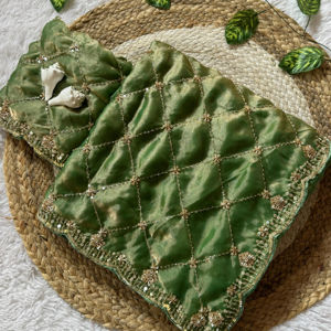 Hermoso Sari de Seda Espacial de Diseño, Hecho a Mano, para Bodas y Fiestas. - Product Image 1