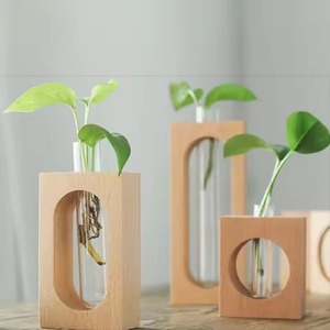 Vase en bois unique avec tube en verre amovible pour plantes d'intérieur, centre de table, décoration rustique moderne - Product Image 1