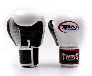 Guantes de boxeo de cuero Twins con logotipo personalizado de la mejor calidad en diferentes colores con correas ajustables de gancho y bucle para kick boxing - Product Image 4