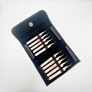 Pince à cils à pointe de fibre à 45 degrés de haute qualité Pince à cils d'isolation professionnelle et de volume pour une utilisation - Product Image 1