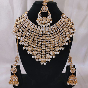 Ensemble collier Kundan et perles plaqué or Regal bijoux traditionnels artisanaux pour les mariées et les grands mariages indiens - Product Image 3