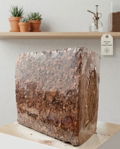 Cocochip biologique en blocs de fibre de coco à haute rétention d'eau, conditionneur de sol biodégradable pour la culture hydroponique et le rempotage des plantes - Product Image 1