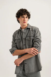 Veste en jean décontractée pour homme OEM, surdimensionnée, à boutons, avec rembourrage en coton et fonction imperméable pour l'hiver - Product Image 6