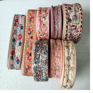 Rubans et lacets brodés à la machine sur mesure, tous en différents modèles et couleurs assortis pour robes de mariée - Product Image 3