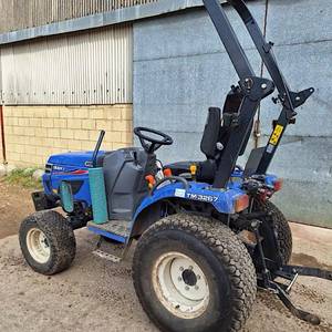 Tracteur compact ISEKI TM3267H 25HP 4 roues motrices, moteur diesel 3 cylindres 1,5L, transmission HST 3 vitesses, capacité de levage 600 kg, tracteur agricole - Product Image 5
