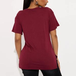 Nouveauté T-shirts décontractés à manches courtes pour femmes de haute qualité Coupe ajustée Longueur courte avec décoration de logo en vente Fabriqué au Bangladesh - Product Image 2