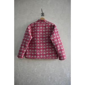 Veste matelassée en coton à imprimé floral pour femmes, faite à la main, détail boutonné, réversible, écologique, manches longues, chaude, ethnique, pour l'hiver - Product Image 4