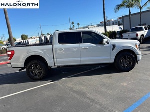 Ford F-150 Lariat SuperCrew 2022, Camioneta 4x4, Motor Turbo de 8L, Asientos de Cuero, Color Oscuro, R20, Caja de Cambios Automática, Opciones de Gasolina y Eléctrico - Product Image 3