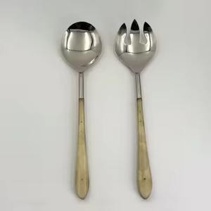 Ensemble de cuillère et de fourchette à salade de conception artisanale en acrylique avec manche en acrylique poli argenté - Product Image 6