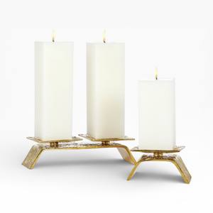 Moderno Candelabro de Metal Dorado para Decoración de Mesa y Consola de Lujo, Único - Product Image 1