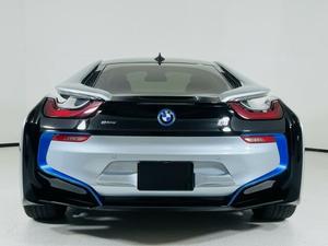 BMW i8 Coupé AWD 2016 / Disponible para la Venta con Bajo Kilometraje, Motor de Gasolina, Coche Usado en Excelentes Condiciones, Sin Accidentes, Gran Oferta, Volante a la Izquierda - Product Image 2