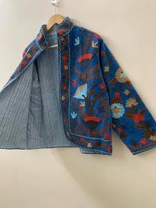 Veste brodée à la main en velours Suzani Vêtements pour femmes Manteau Suzani Broderie Veste courte en coton pour femmes - Product Image 3