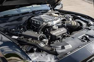 มัสแตง จีที เชลบี ซูเปอร์สเนค คอนเวอร์ทิเบิล ปี 2021 # รถซูเปอร์สเนค รุ่นปี 2021 จำนวน 165 คัน จาก 196 รุ่น  วิ่งระยะทางประมาณ 2,800 ไมล์ เครื่องยนต์ V8 ซูเปอร์ชาร์จ 825 แรงม้า - Product Image 6