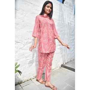 Conjunto Coordinado Premium para Mujer, Diseño Paisley Rosa Jaipuri Estampado a Mano, Estilo Casual, Top de Manga Tres Cuartos, Talla 3XL, para Primavera/Verano - Product Image 1