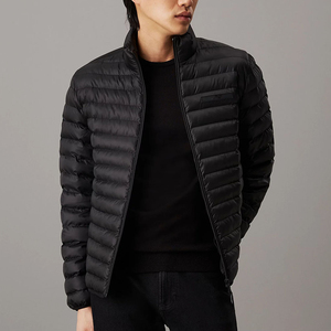 Chaqueta Acolchada de Nailon Ligera Personalizada, Corte Regular, Cuello Alto, Cierre de Cremallera, Bolsillos en la Cintura, Ropa de Abrigo de Invierno, Chaqueta de Plumón - Product Image 1