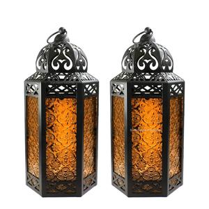 Lanternes à bougie marocaines en métal avec verre coloré design pour la maison et les lanternes de table décoratives de Noël - Product Image 1