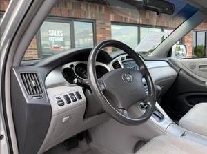 Toyota Highlander Base 2004 Usada, Color Interior Ceniza, Combustible Gasolina, Motor V6 de 3.3L, Tracción Delantera, Transmisión Automática - Product Image 4