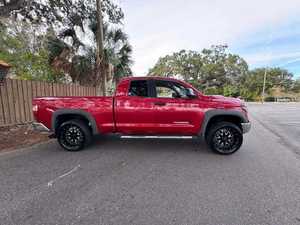Toyota Tundra SR5 2017 Rojo Brillante Oscuro, Doble Cabina, 4L, Usado, Techo Solar, Asientos de Cuero, Transmisión Automática, Sistema de Navegación R18 - Product Image 4