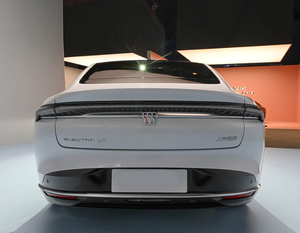 Sedán de Lujo REEV Edición Premium 2025, Volante a la Izquierda, Semi-Automático, Turbo 2.5-3.0L, 300-400 CV, Aire Acondicionado Automático, Luces Halógenas/Xenón - Product Image 6