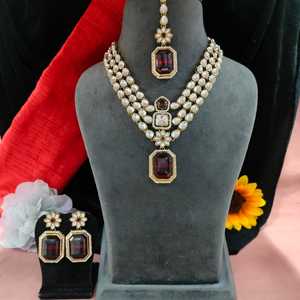Conjunto de collar en capas Kundan con Maang Tikka para mujer, diseñado con detalles finos, Rico atractivo étnico, Ideal para eventos festivos - Product Image 1