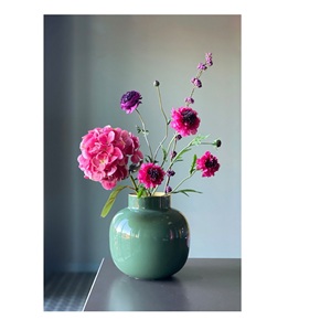 Vase à fleurs en métal minimaliste moderne, style nordique, pot décoratif en terre cuite mate pour la décoration intérieure, pot à fleurs en métal de luxe fait à la main - Product Image 4