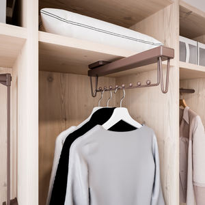 Appendiabiti estraibile in plastica e alluminio resistente con finitura verniciata Moka Emuca Spain Moka - Product Image 2