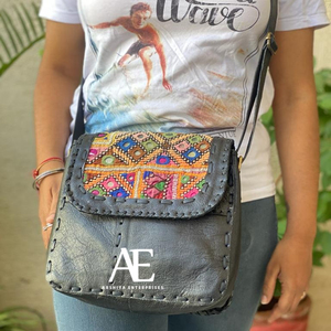 Sac à bandoulière en cuir véritable fait à la main, sac à bandoulière Boho Banjara, sac à bandoulière brodé Unique - Product Image 1